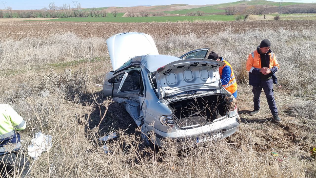 orum da 2 arac n kar t trafik kazas nda 3 ki i yaraland