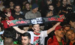 İzmir' de taraftarlar Karşıyaka Stadı için miting yaptı