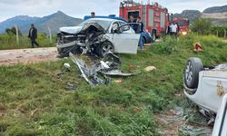 Adana'da 2 otomobilin çarpıştığı kazada 1 kişi öldü, 2 kişi yaralandı