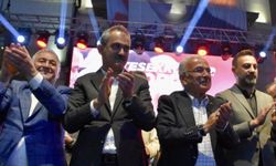 Ordu Büyükşehir Belediye Başkanlığını yeniden kazanan AK Parti'li Güler, vatandaşlara hitap etti