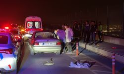 Antalya'da kamyonete tutunup patenle ilerlemeye çalışırken otomobilin altında kalan çocuk öldü