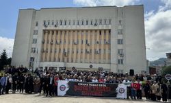 Rize'de Öğretmenler şiddet olaylarına karşı iş bıraktı