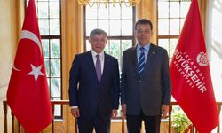 İstanbul Büyükşehir Belediye Başkanı İmamoğlu ile Gelecek Partisi Genel Başkanı Davutoğlu'nun Görüşmesi
