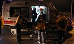 Sivas'ta Kızılırmak'a Devrilen Otomobilde 3 Kişi Yaralandı