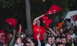 Başkentte A Milli Futbol Takımı'nın Çekya ile oynadığı maç dev ekranlardan izlendi