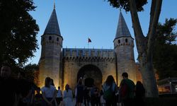 İstanbul Topkapı Sarayı'nda ilk kez gece turları başladı