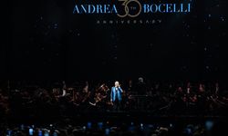 İSTANBUL - Ünlü İtalyan tenor, söz yazarı ve besteci Andrea Bocelli, İstanbul'da konser verdi