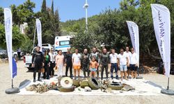 MUĞLA - Bodrum'da deniz dibinden 93 kilogram atık çıkarıldı