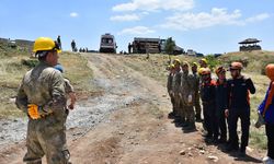 Şırnak'ta Mehmetçik AFAD'ın arama kurtarma eğitimleriyle olası afetlere hazırlanıyor