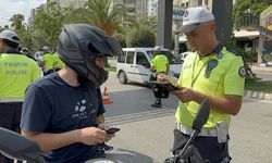 ADANA - Trafikte kural ihlali yapan sürücüler dronla belirlendi