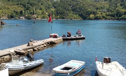 GÜNCELLEME - Kastamonu'da batan teknedeki 3 kişiden 1'inin cansız bedeni bulundu