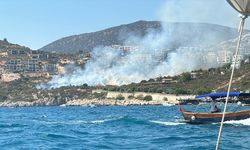 ANTALYA - Kaş'ta makilik alanda çıkan yangın kontrol altına alındı