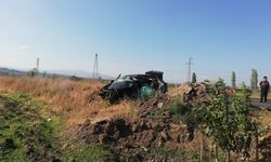 BALIKESİR - Süt tankeriyle çarpışan otomobilin sürücüsü öldü, 2 kişi yaralandı