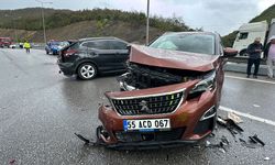 SAMSUN - Zincirleme trafik kazasında 5 kişi yaralandı