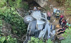 TOKAT - Fındık işçilerini taşıyan minibüs devrildi, 20 kişi yaralandı