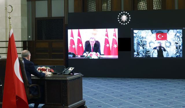 Erdoğan , Alper Gezeravcı ile görüşme gerçekleştirdi.