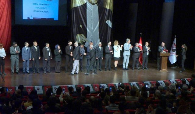 Antalya' da Zafer Partisi Genel Başkanı Özdağ, partisinin belediye başkan adaylarını tanıttı