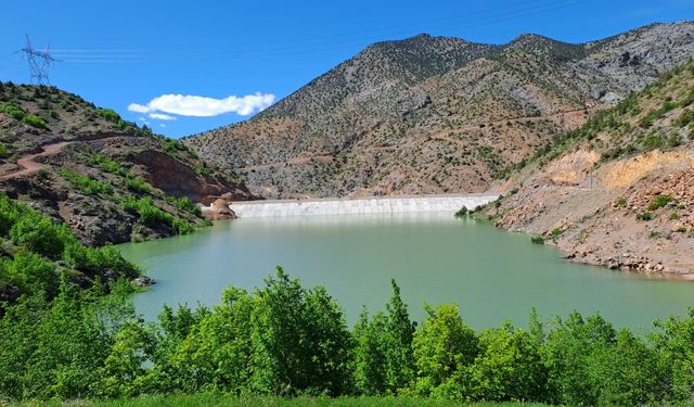 Artvin'in Yusufeli ilçesinde 990 Dekarlık Tarım Arazisi için Kılıçkaya Göleti Su Tutulmaya Başlandı