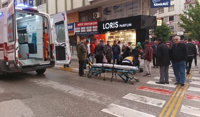 Çorum'da Otomobilin Çarpması Sonucu Anne ve Oğlu Yaralandı