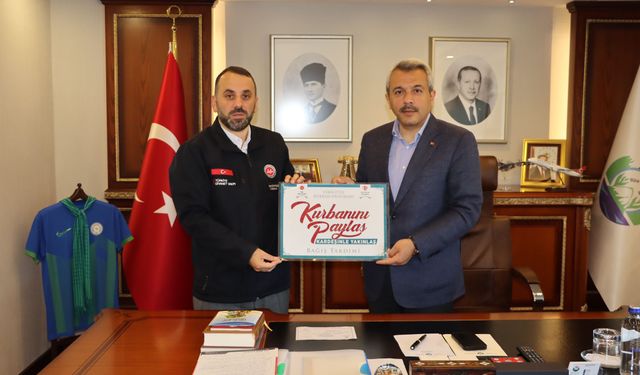 Rize Valisi İhsan Selim Baydaş, bu yılki kurban vekâletini Türkiye Diyanet Vakfı'na bağışladı
