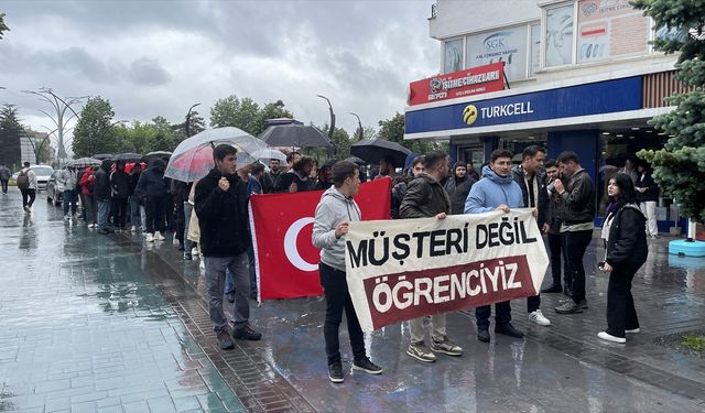 Bolu Abant İzzet Baysal Üniversitesi Öğrencilerinden Ulaşım Zammı Protestosu