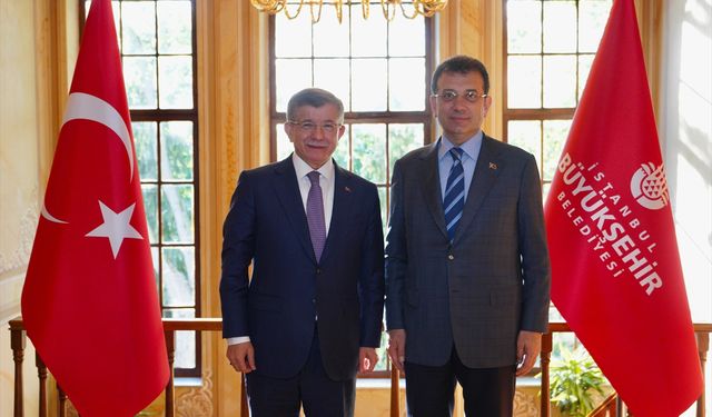 İstanbul Büyükşehir Belediye Başkanı İmamoğlu ile Gelecek Partisi Genel Başkanı Davutoğlu'nun Görüşmesi