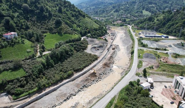 Arhavi'de Kapisre Deresi Taşkın Koruma Projesinin ikinci etabına başlandı