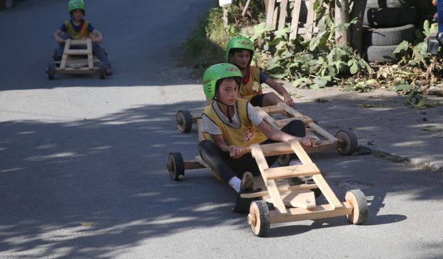 Rize'de tahta arabalar "Laz Ralli"de yarıştı